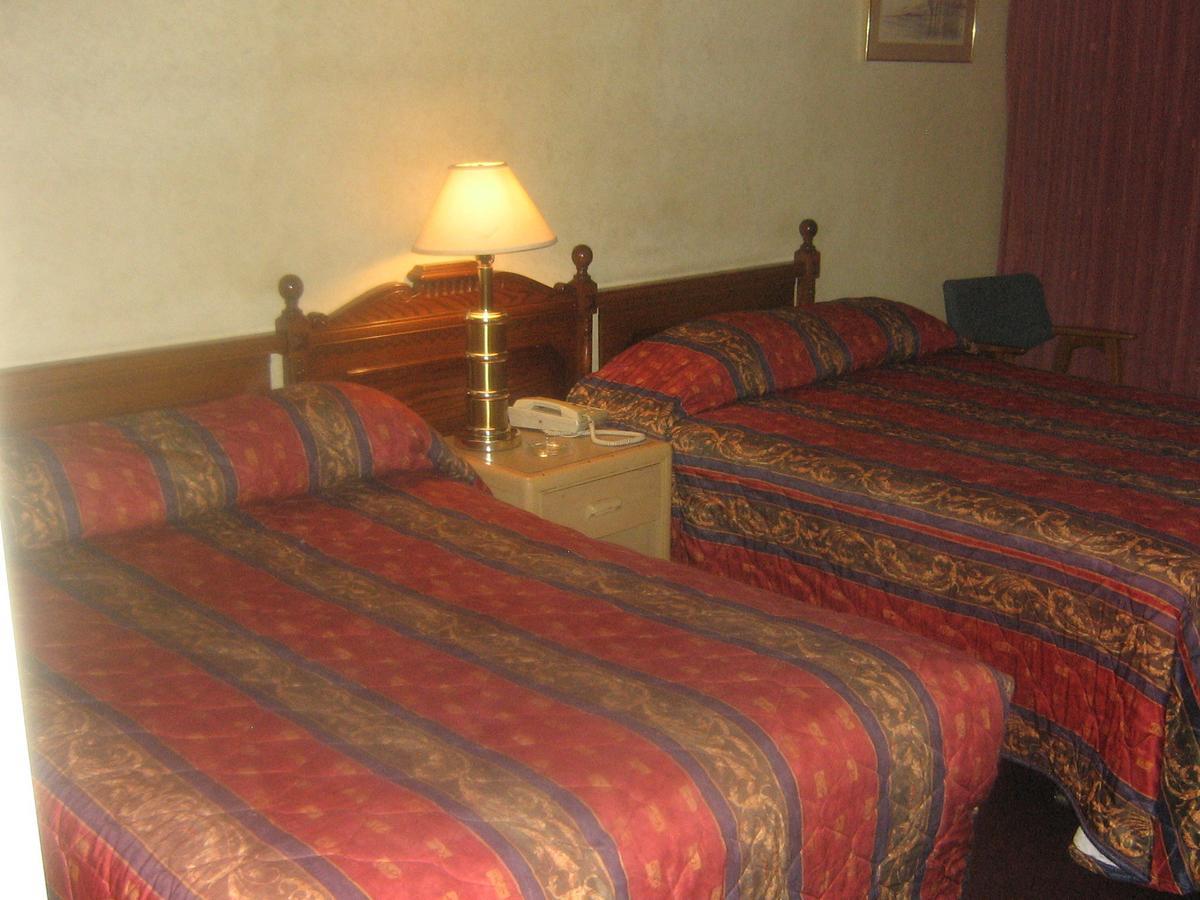 Town And Country Motor Hotel カルガリー エクステリア 写真