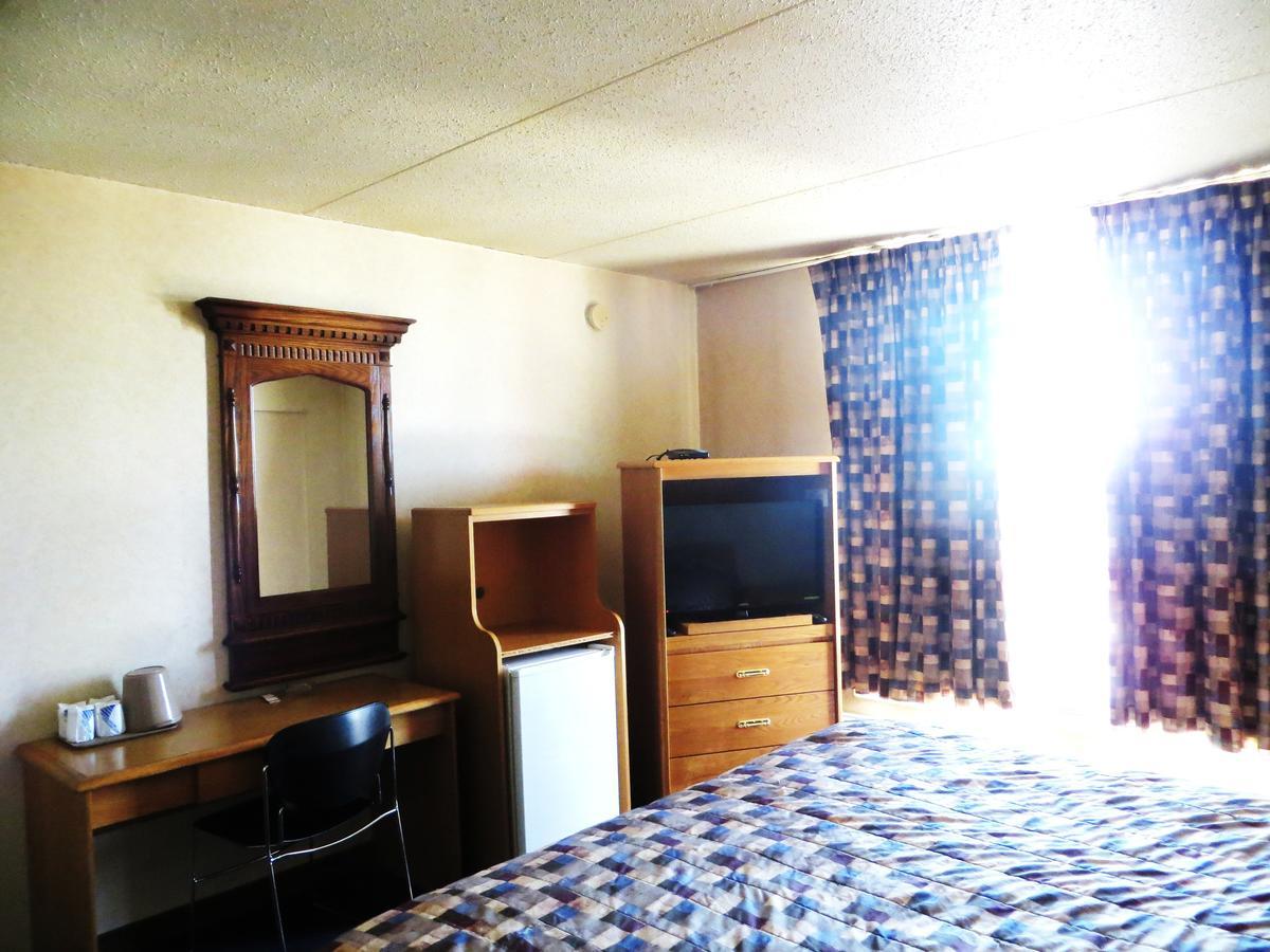 Town And Country Motor Hotel カルガリー エクステリア 写真